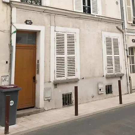 - Chez Andrea Apartman